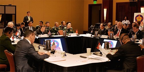 Vietnam attends informal meeting of ASEAN-US defense ministers in Hawaii - ảnh 1